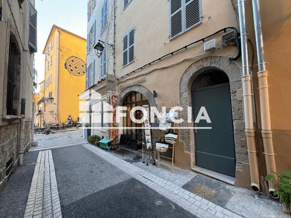 Location Appartement 2 pièces 49.5 m² - 3 ET 3 BIS RUE DU TEMPLE Hyeres 83400