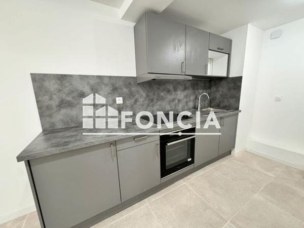 Location Appartement 2 pièces 49.5 m² - 3 ET 3 BIS RUE DU TEMPLE Hyeres 83400