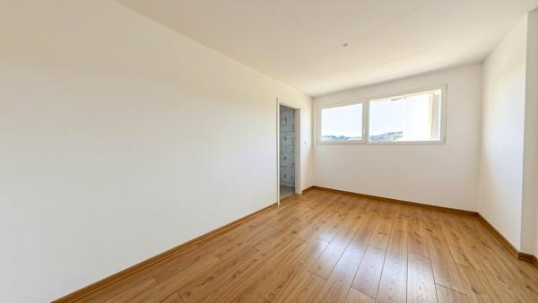 Appartement au premier étage avec balcon Expo Sud - Plateau brut - Hirmentaz Bellevaux