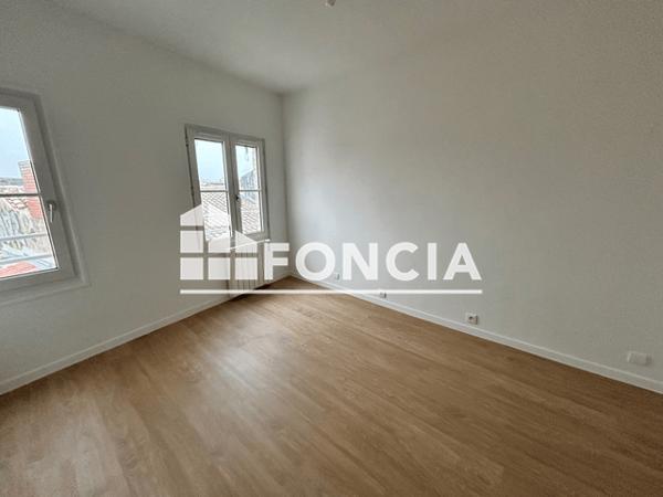 Location Appartement 3 pièces 81.13 m² - 3 RUE SAINT NICOLAS La Rochelle 17000