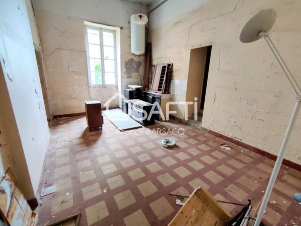 IMMEUBLE EN PIERRE DANS CENTRE VILLAGE