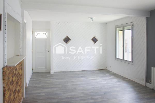 Belle maison avec ses 3 chambres et son beau terrain cloturé