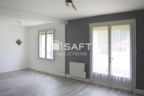 Belle maison avec ses 3 chambres et son beau terrain cloturé