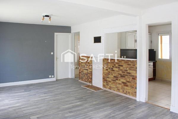 Belle maison avec ses 3 chambres et son beau terrain cloturé