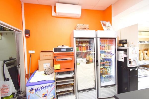 Dpt Bas-Rhin (67), à vendre STRASBOURG : Boulangerie / Pâtisserie - Terminal de cuisson - Emplacement n° 1 - Parking