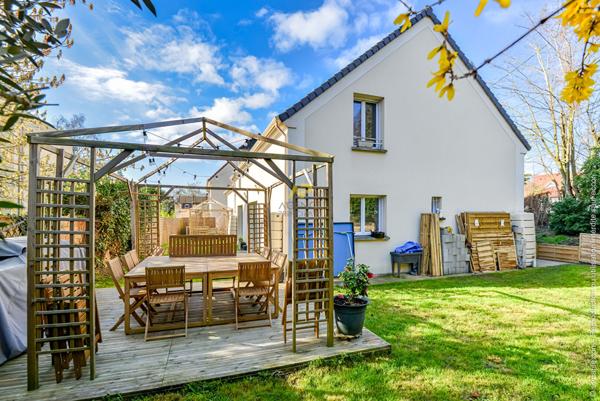 Maison 750 000 € ** - Référence 2033