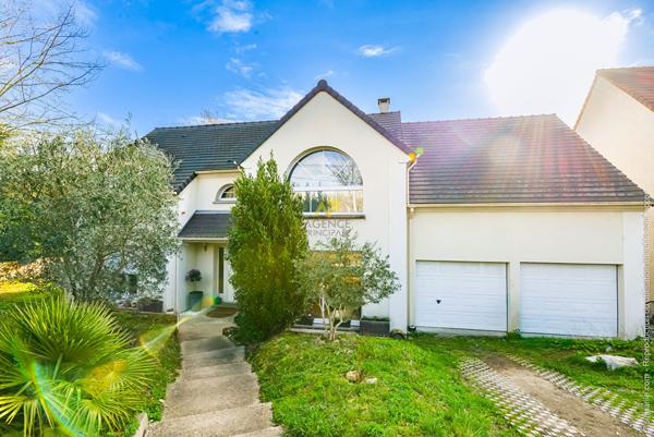 Maison 750 000 € ** - Référence 2033