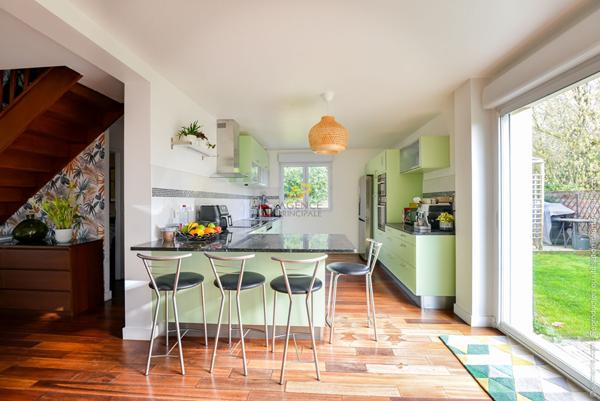 Maison 750 000 € ** - Référence 2033