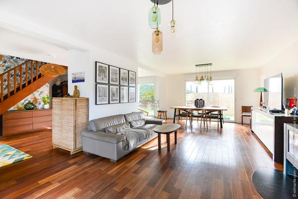 Maison 750 000 € ** - Référence 2033