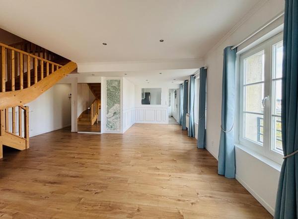 Beau duplex d'environ 125m² en centre ville