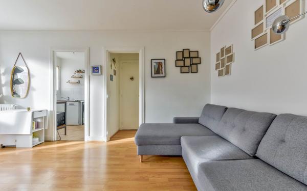 Appartement à vendre    2 pièces • 38,09 m2 Paris 17
