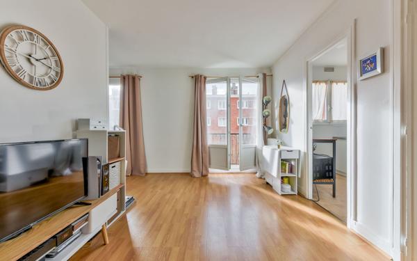 Appartement à vendre    2 pièces • 38,09 m2 Paris 17