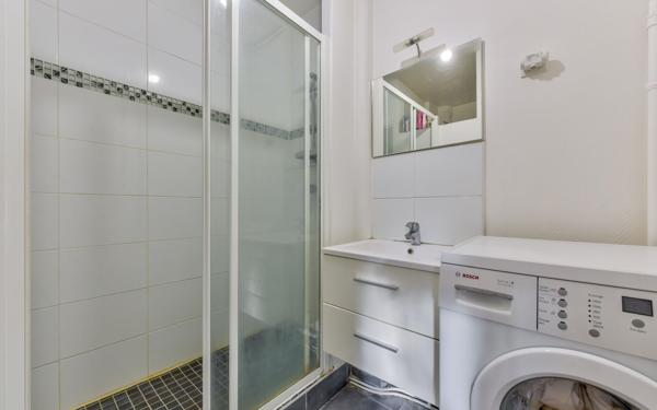 Appartement à vendre    2 pièces • 38,09 m2 Paris 17