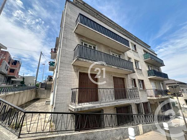 Parking à vendre  10 m2 MONTREUIL - 93