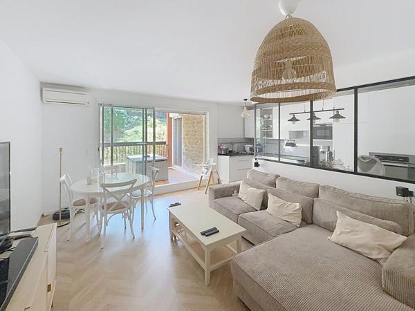 Appartement La Seyne Sur Mer de 5 pièces de 96 m² avec 4 chambres, terrasse et garage