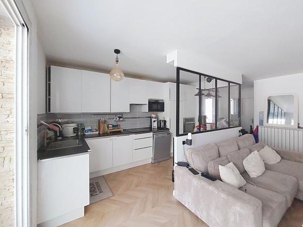 Appartement La Seyne Sur Mer de 5 pièces de 96 m² avec 4 chambres, terrasse et garage