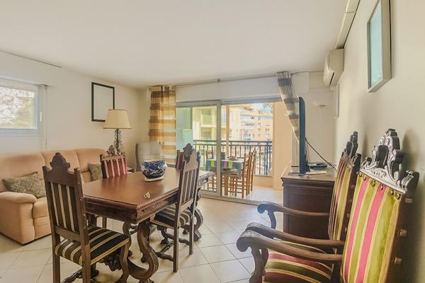 PORT FREJUS T3 VUE PORT