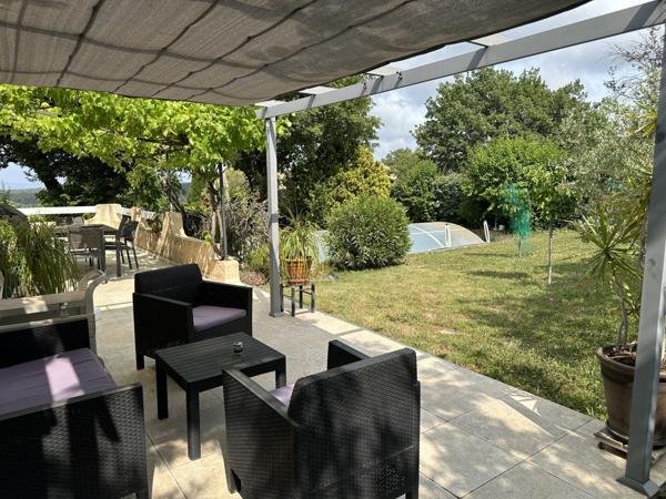 Greasque - Maison 6 pièce(s) - 131 m2 - terrain clôturé 1000 m2 - vue Sainte-Victoire - garage - piscine