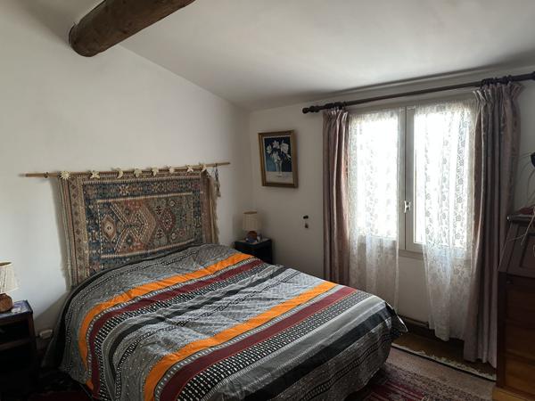 Greasque - Maison 6 pièce(s) - 131 m2 - terrain clôturé 1000 m2 - vue Sainte-Victoire - garage - piscine