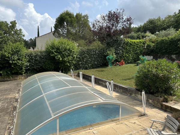 Greasque - Maison 6 pièce(s) - 131 m2 - terrain clôturé 1000 m2 - vue Sainte-Victoire - garage - piscine