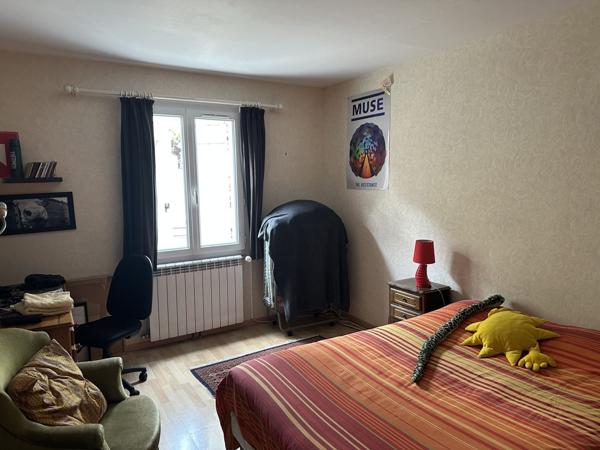 Greasque - Maison 6 pièce(s) - 131 m2 - terrain clôturé 1000 m2 - vue Sainte-Victoire - garage - piscine