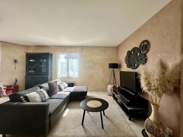 Maison de cinq chambres avec garage et piscine à Bergerac