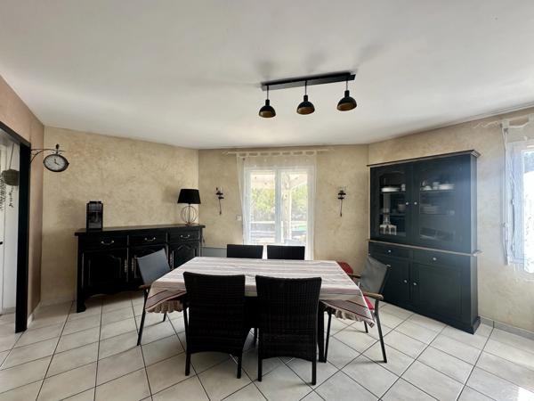 Maison de cinq chambres avec garage et piscine à Bergerac