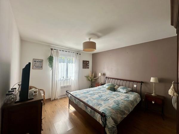 Maison de cinq chambres avec garage et piscine à Bergerac