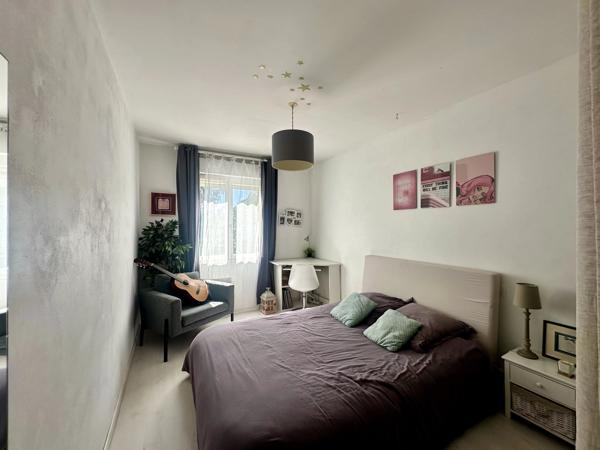 Maison de cinq chambres avec garage et piscine à Bergerac