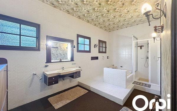 Maison à vendre    5 pièces •  Sotta