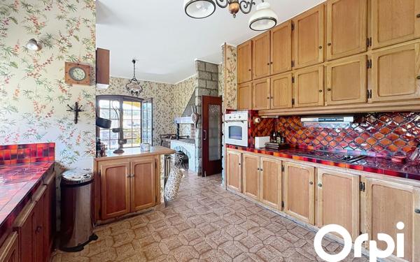 Maison à vendre    5 pièces •  Sotta