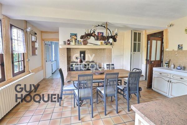 A seulement 5 km de Bernay, à la campagne dans un petit hameau .