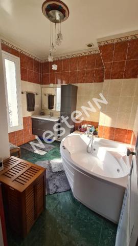 Maison Rosny Sous Bois 7 pièce(s) 158.65 m2