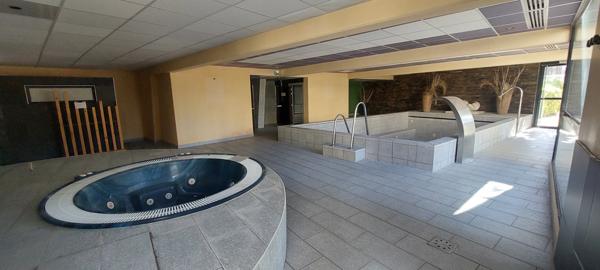 Alénya (66200) Local 300 m2 avec terrasse en RDC