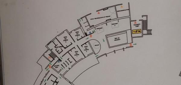 Alénya (66200) Local 300 m2 avec terrasse en RDC
