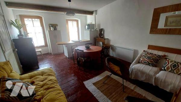 maison de ville rénovée avec 3 appartements et terrasse