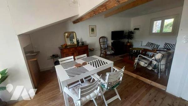 maison de ville rénovée avec 3 appartements et terrasse