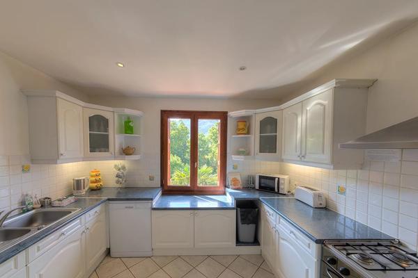 PROPRIETE AVEC GITES ET CHAMBRES D’HOTES SUR 8000M², ENTRE MER ET MONTAGNE