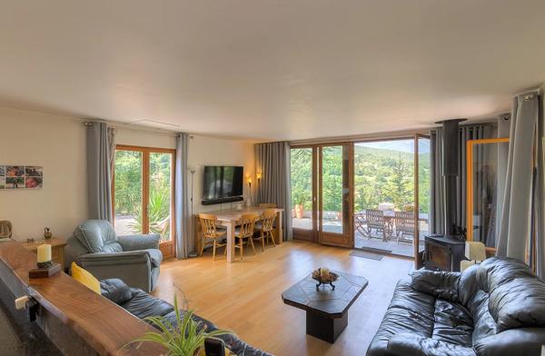 PROPRIETE AVEC GITES ET CHAMBRES D’HOTES SUR 8000M², ENTRE MER ET MONTAGNE