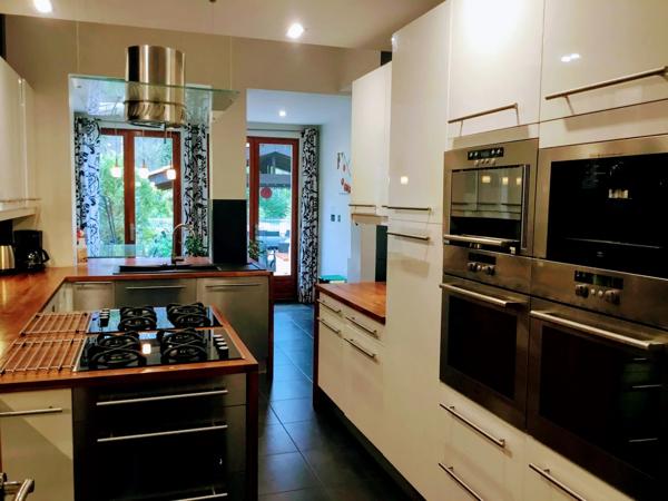 PROPRIETE AVEC GITES ET CHAMBRES D’HOTES SUR 8000M², ENTRE MER ET MONTAGNE