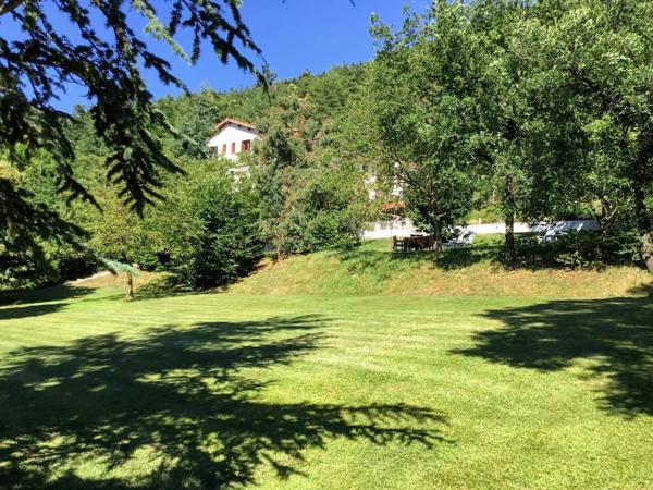 PROPRIETE AVEC GITES ET CHAMBRES D’HOTES SUR 8000M², ENTRE MER ET MONTAGNE