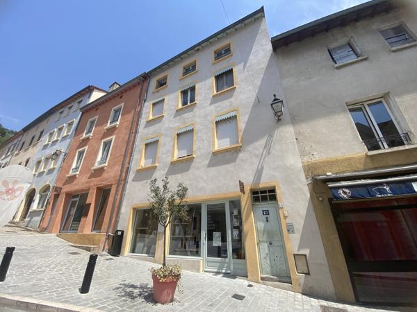 APPARTEMENT T2 TREVOUX CENTRE-VILLE ET PROCHES COMMERCES.