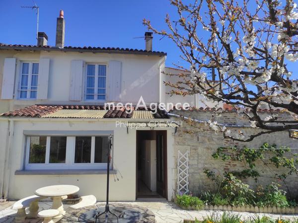 Maison à SAINT-JEAN-D'ANGELY, 17400 - 5 pièces 109m²