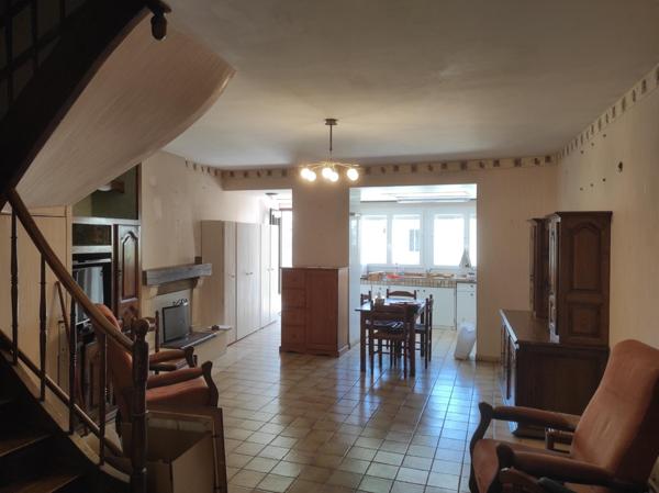 Maison à SAINT-JEAN-D'ANGELY, 17400 - 5 pièces 109m²