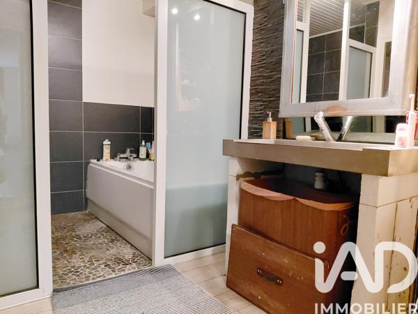 Maison à vendre 5 pièces 123 m² Ruelle-sur-Touvre