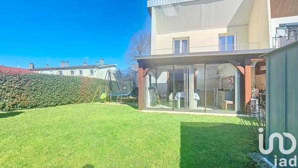 Maison 6 pièces de 105 m² à Yzeure (03400)