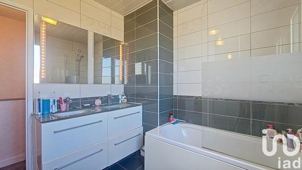 Maison 6 pièces de 105 m² à Yzeure (03400)