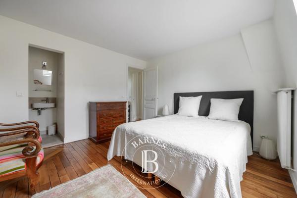 Fontenay-sous-Bois, Maison 6 Chambres -  352 m² à vendre