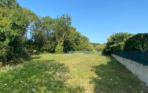 Terrain à vendre    Saujon