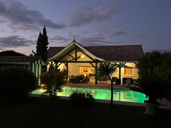 Maison familiale avec piscine sur terrain de 1280 m² SANGUINET